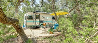 6 Mi to Wimberley Square: 'Happy Days Cruiser'