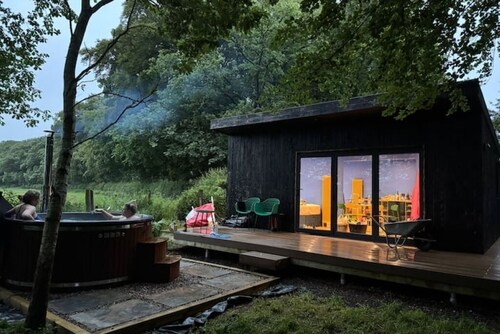 Lochside, dark sky bespoke cabin