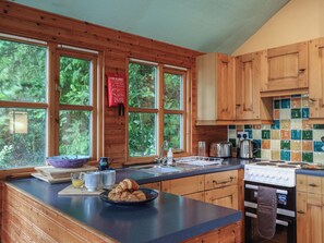 Cookware/dishes/utensils