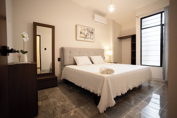 4 bedrooms, Internet, bed sheets