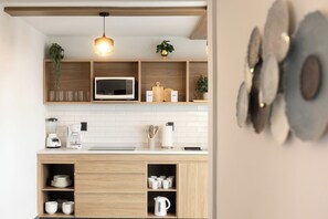 Microwave, coffee/tea maker, electric kettle, toaster