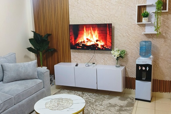 Apartamento, sacada, vista para a cidade | Área de estar