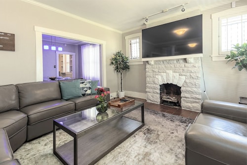 8 guests~Pool~Steam Room!~Great Midtown Memphis Location