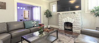 8 guests~Pool~Steam Room!~Great Midtown Memphis Location