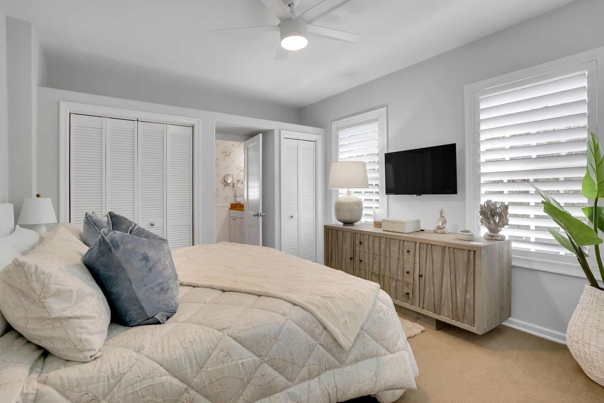 3 bedrooms, iron/ironing board, Internet, bed sheets