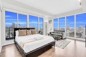 Ropa de cama de alta calidad y tabla de planchar con plancha 