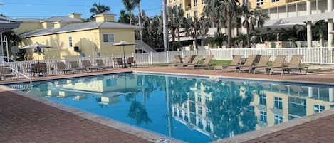 屋外プール、温水プール