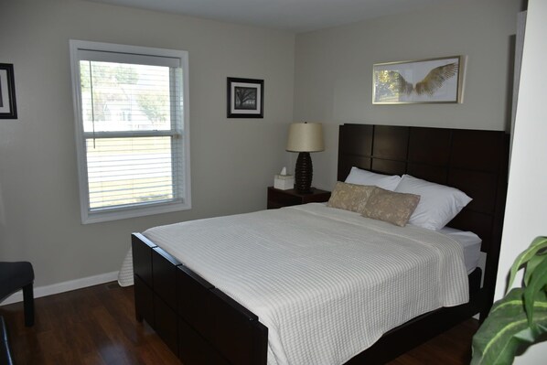 3 bedrooms, iron/ironing board, WiFi, bed sheets