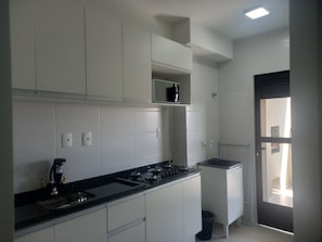 Deluxe Apartment, Sea View | Private kitchen