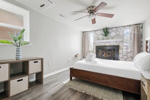 4 bedrooms, iron/ironing board, Internet