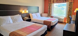 Double Room | Desk, laptop workspace, blackout drapes, iron/ironing board
