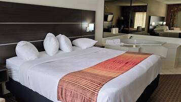 Luxury Suite | Desk, laptop workspace, blackout drapes, iron/ironing board