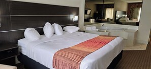 Luxury Suite | Desk, laptop workspace, blackout drapes, iron/ironing board