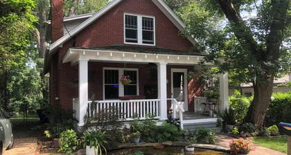 3-bedroom bungalow very near downtown and walking distance to VT