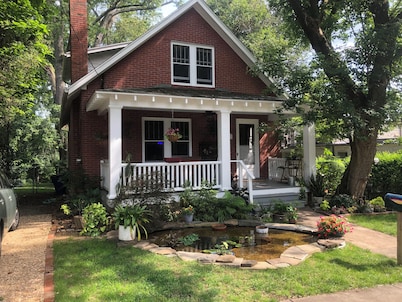 3-bedroom bungalow very near downtown and walking distance to VT