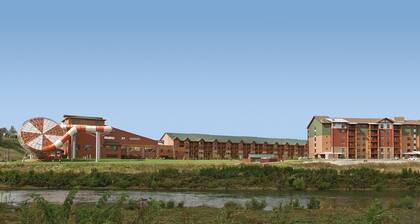 GREAT SMOKIES LODGE 2-bedroom indoor waterpark resort in Sevierville, TN