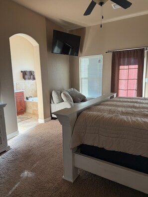 3 bedrooms, iron/ironing board, WiFi, bed sheets