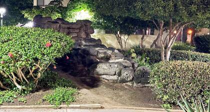 Enjoyable 2-bedroom apartment with Central AC in Santa Ana