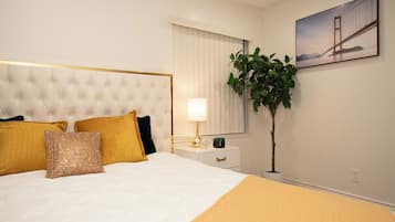 2 bedrooms, iron/ironing board, WiFi, bed sheets