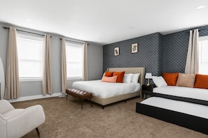 4 habitaciones, tabla de planchar con plancha, wifi y ropa de cama