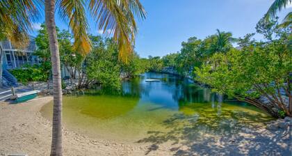 Overlooks Saltwater Lagoon Free Golf Cart Kayaks