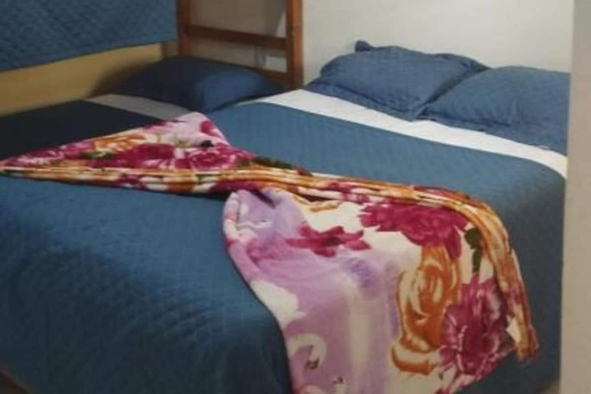 Habitación triple | Tabla de planchar con plancha y wifi gratis
