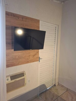 Chambre Standard | Téléviseur