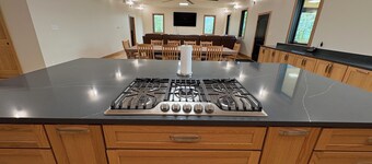 Hilltop house with a view and large kitchen just 15 min to State College