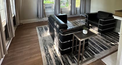 Peaceful River Space – Minutes to Downtown Fun