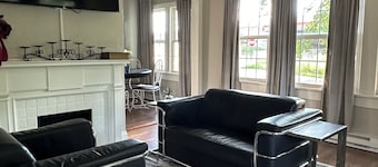 Peaceful 1BR Near Riverwalk – Minutes to Downtown Fun