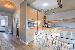 Luxury Apartment, Mountain View | Private kitchen