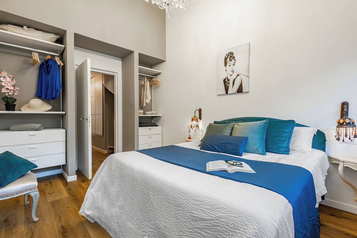 Luxury Apartment, Mountain View | In-room safe, iron/ironing board, free WiFi