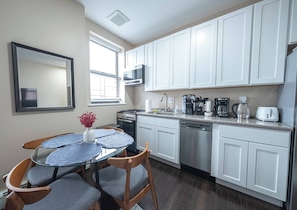 Apartment, 3 Bedrooms | Interior