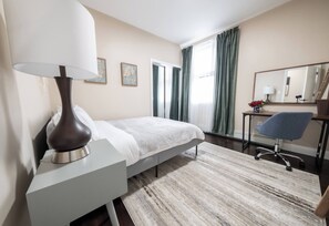 Apartment, 3 Bedrooms | 4 bedrooms - Stylish 3BR 2BA Steps From Central Park With Laundry (New York)