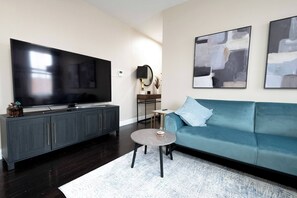 Apartment, 3 Bedrooms | Living room