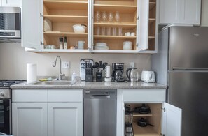 Apartment, 3 Bedrooms | Interior