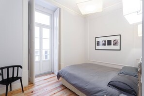 2 chambres, fer et planche à repasser, accès Internet, draps fournis