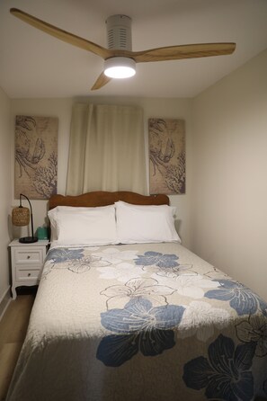 3 bedrooms, iron/ironing board, WiFi, bed sheets