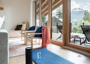 Chalet, Balkon, Bergblick | Wohnbereich