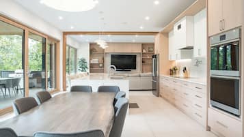 Deluxe Chalet, Balcony, Mountain View | Private kitchen | Coffee/tea maker