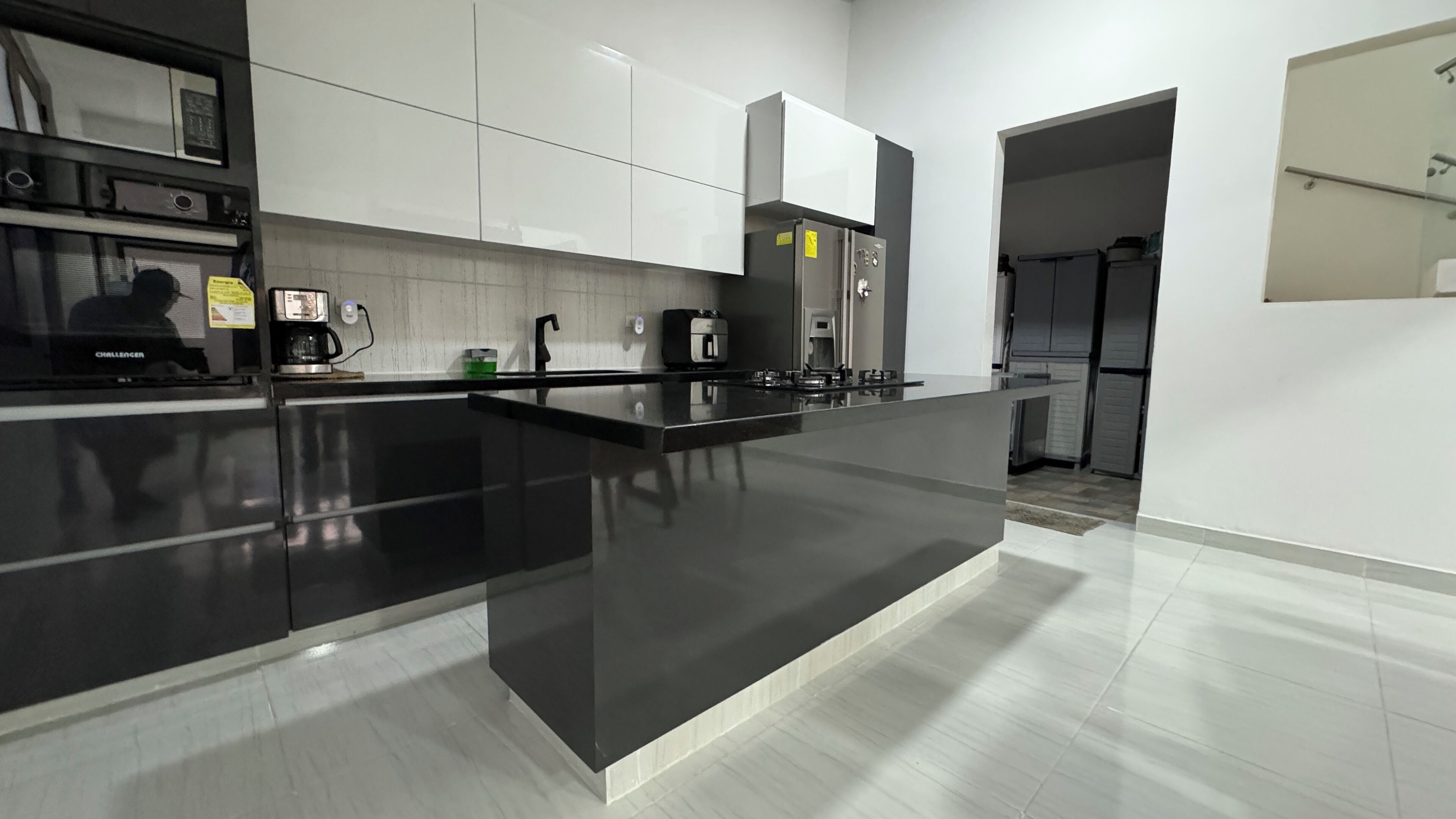 Een microgolfoven, een oven