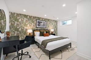 1 bedroom, desk, iron/ironing board, WiFi