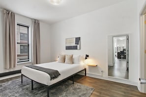 Elite-Apartment, 2 Schlafzimmer | Schreibtisch, Bügeleisen/Bügelbrett, kostenloses WLAN