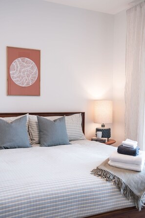 4 bedrooms, desk, iron/ironing board, WiFi