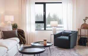 TV - The Willow Revelstoke (Revelstoke)