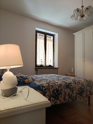 2 soverom, strykejern/-brett, wi-fi og sengetøy