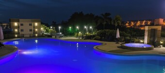Apartasol con piscinas y tobogán en Armenia, Quindío, Eje Cafetero
