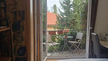 2 slaapkamers, een strijkplank/strijkijzer, gratis wifi, beddengoed