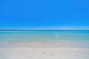 On the beach - 🦩Spongebob at Surfside #910 ~ Gulf Views🦩 (Miramar Beach)