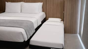Basic Apartment | Desk, laptop workspace, iron/ironing board, free WiFi